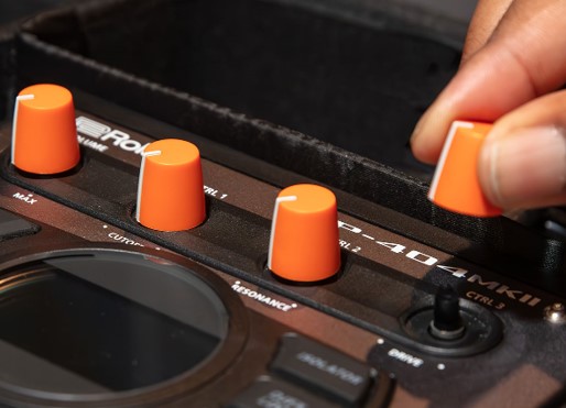 CB-404: ノブを交換したいのですが、本体から抜けません。 – Roland 